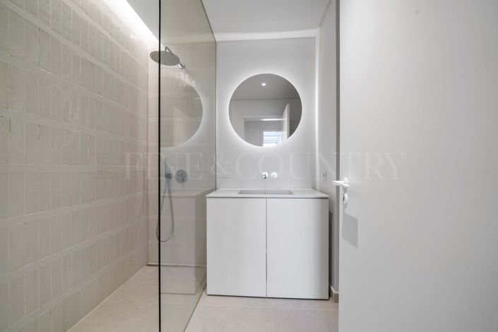 Image No.21-2 Bed Apartment for sale