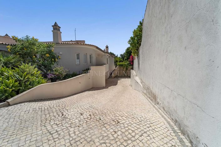 Image No.28-3 Bed Villa for sale