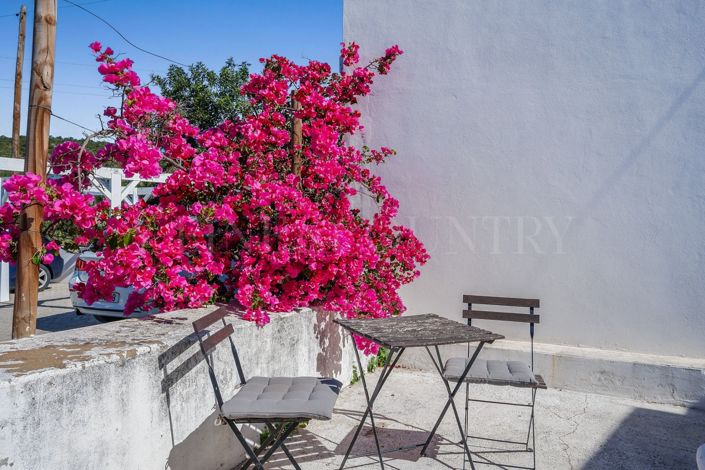 Image No.3-3 Bed Property for sale