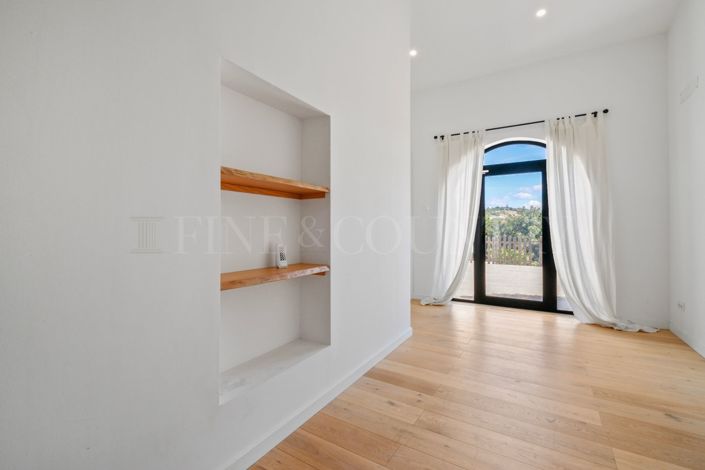 Image No.21-3 Bed Property for sale