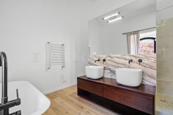 Image No.33-3 Bed Property for sale