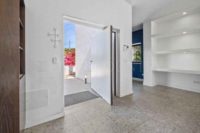 Image No.5-3 Bed Property for sale
