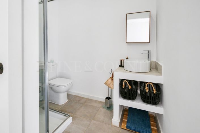 Image No.41-3 Bed Property for sale