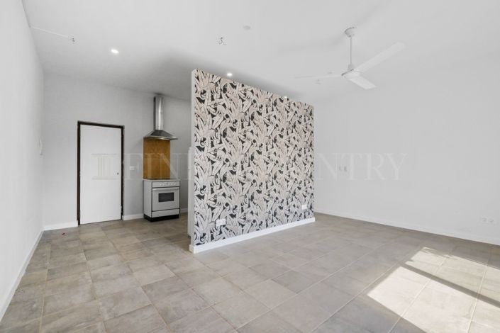 Image No.45-3 Bed Property for sale