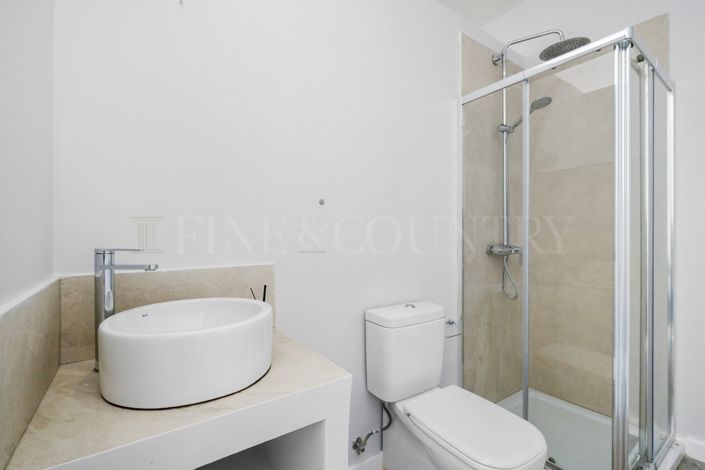Image No.46-3 Bed Property for sale