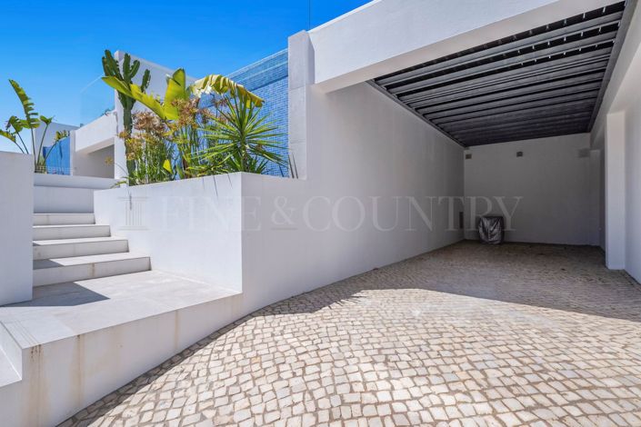 Image No.34-3 Bed Townhouse for sale