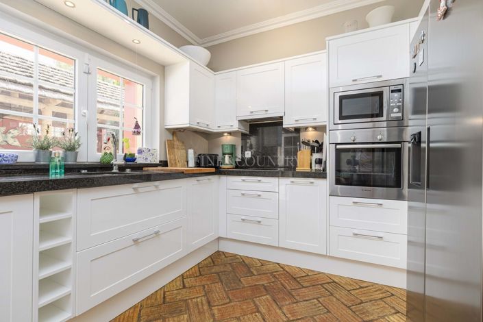 Image No.4-3 Bed Property for sale