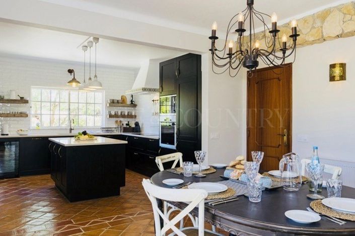Image No.15-3 Bed Property for sale