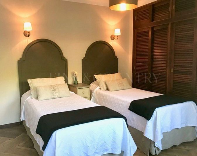 Image No.6-3 Bed Property for sale
