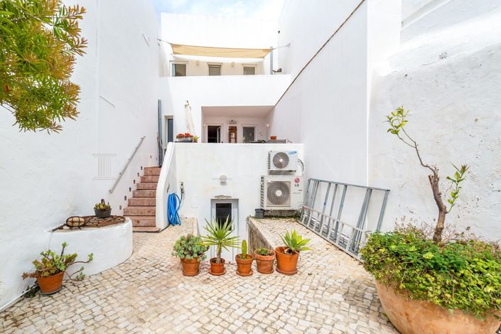 Image No.22-2 Bed Apartment for sale