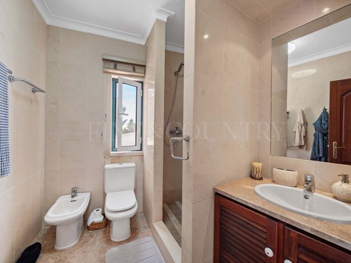 Image No.31-4 Bed Property for sale