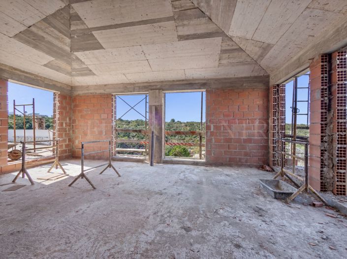Image No.11-4 Bed Property for sale