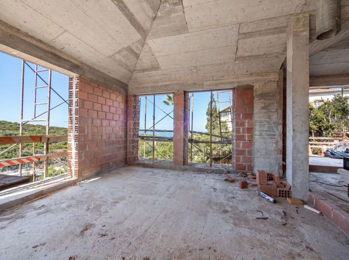 Image No.8-4 Bed Property for sale