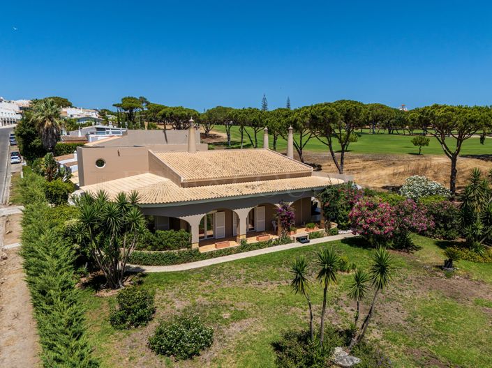 Image No.3-5 Bed Property for sale