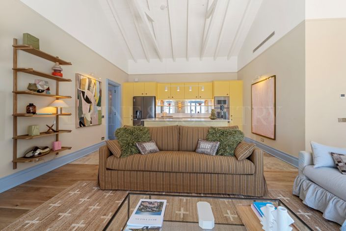 Image No.28-3 Bed Property for sale