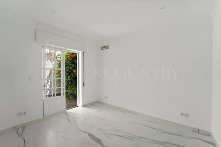 Image No.19-3 Bed Apartment for sale
