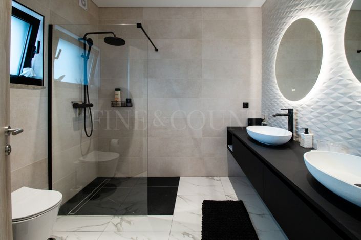 Image No.27-5 Bed Villa for sale