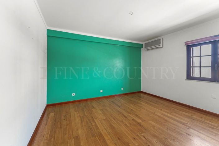 Image No.18-4 Bed Villa for sale