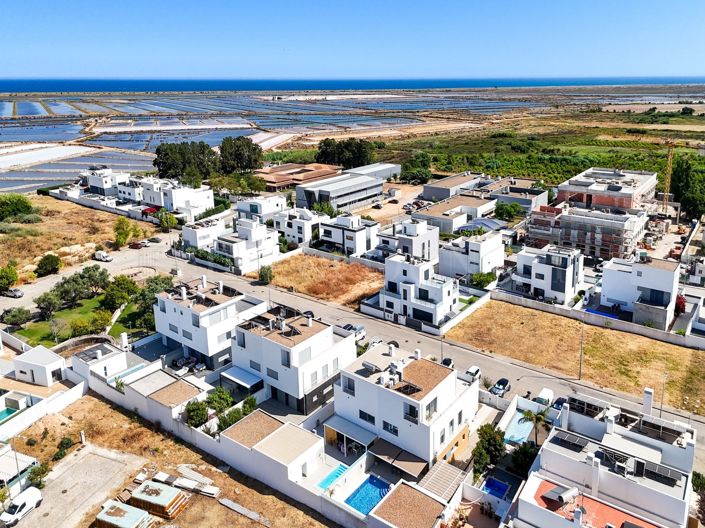 Image No.37-3 Bed Villa for sale