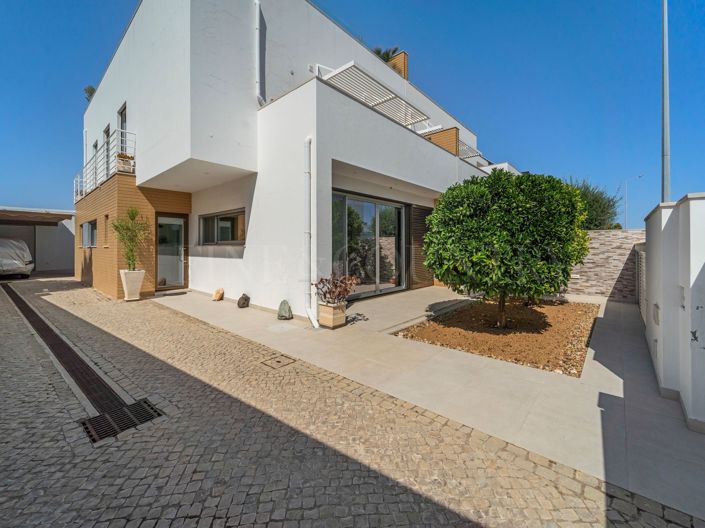 Image No.7-3 Bed Villa for sale