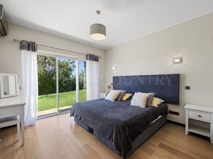 Image No.13-5 Bed Property for sale