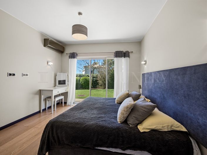 Image No.14-5 Bed Property for sale