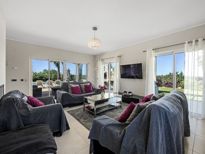 Image No.5-5 Bed Property for sale