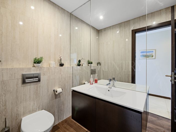 Image No.6-5 Bed Property for sale