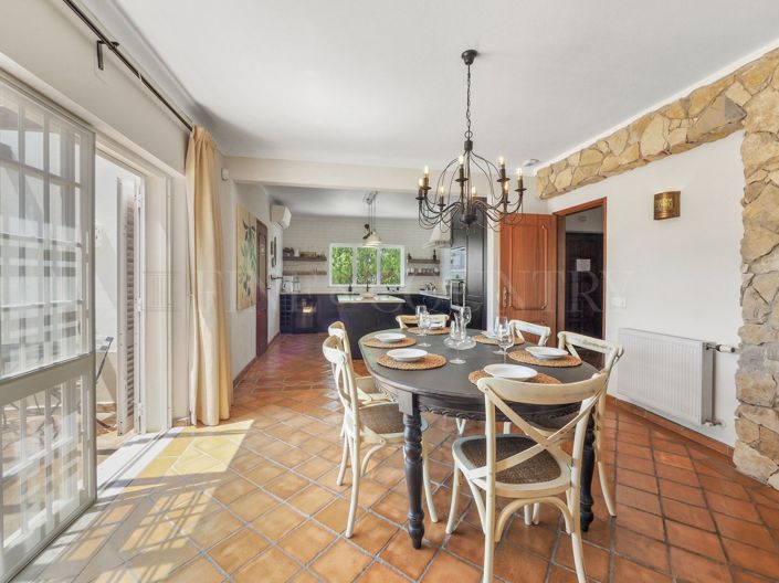 Image No.11-3 Bed Property for sale
