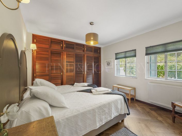 Image No.26-3 Bed Property for sale