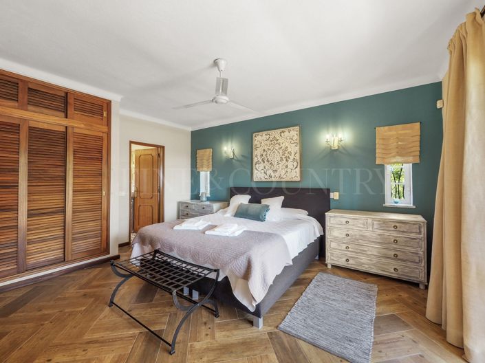 Image No.29-3 Bed Property for sale