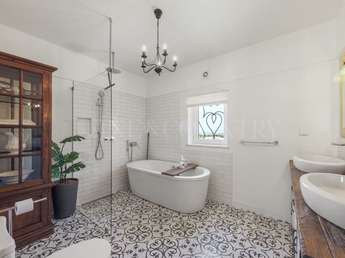 Image No.31-3 Bed Property for sale