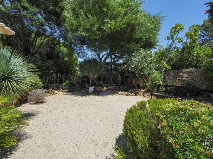 Image No.40-3 Bed Property for sale
