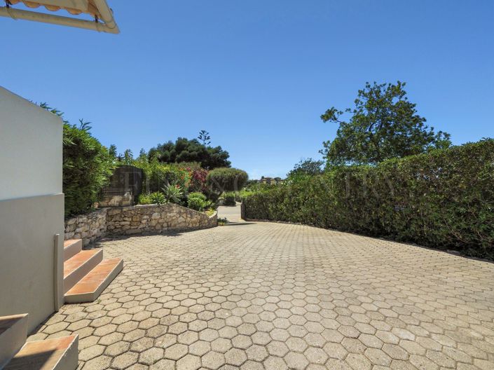 Image No.44-3 Bed Property for sale