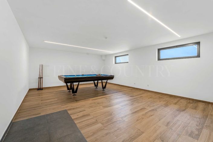 Image No.10-4 Bed Villa for sale