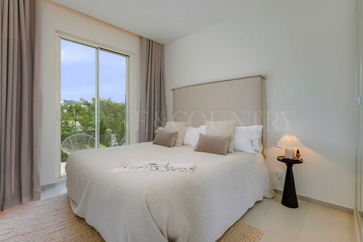 Image No.10-3 Bed Villa for sale