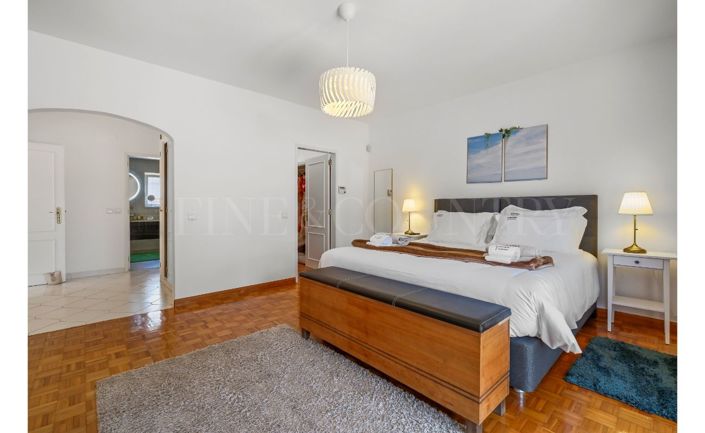 Image No.18-5 Bed Property for sale