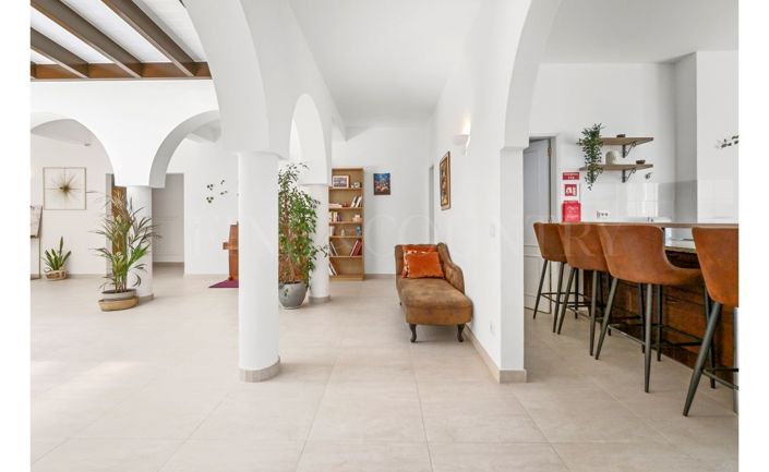 Image No.24-5 Bed Property for sale
