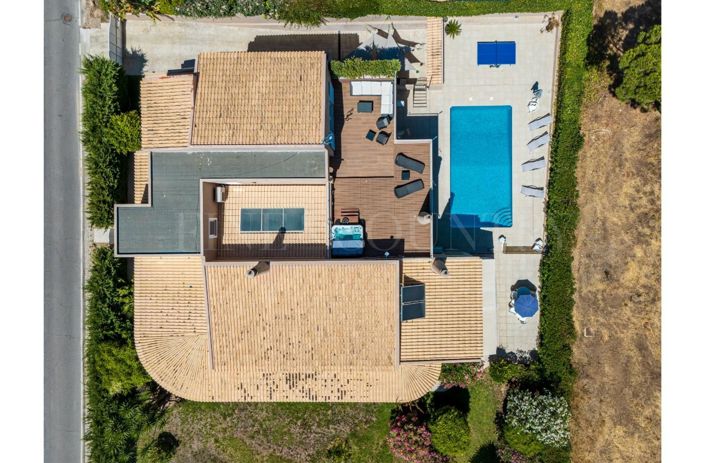 Image No.31-5 Bed Property for sale