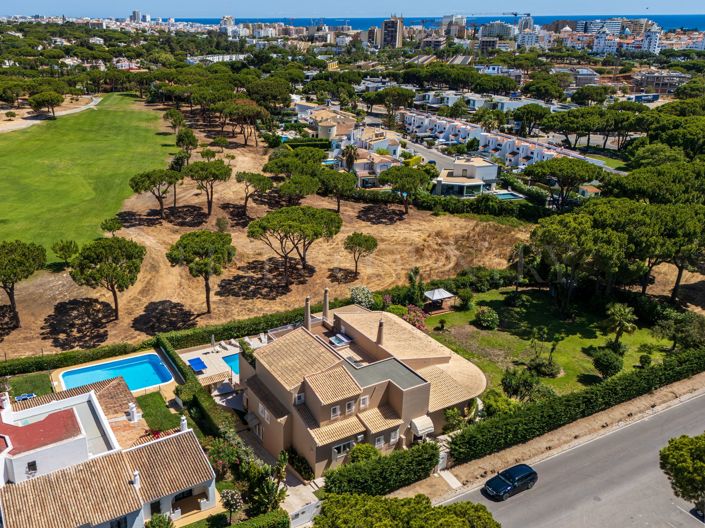 Image No.32-5 Bed Property for sale