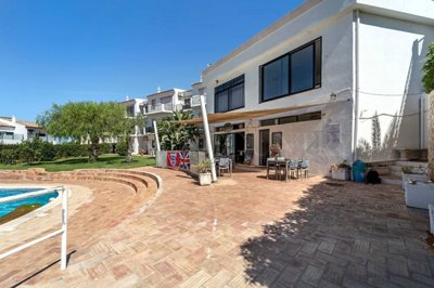 2104-382336-53692adbb4d7b8272cdc4cb7055921f49