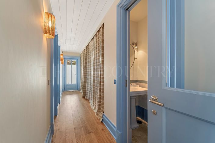Image No.37-3 Bed Property for sale