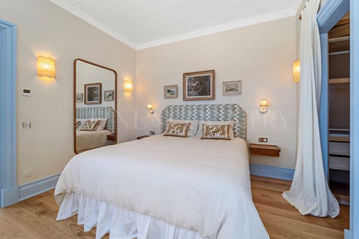 Image No.49-3 Bed Property for sale