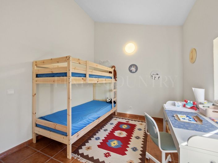 Image No.12-3 Bed Property for sale