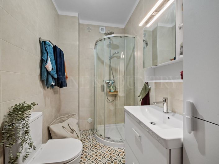 Image No.19-3 Bed Property for sale