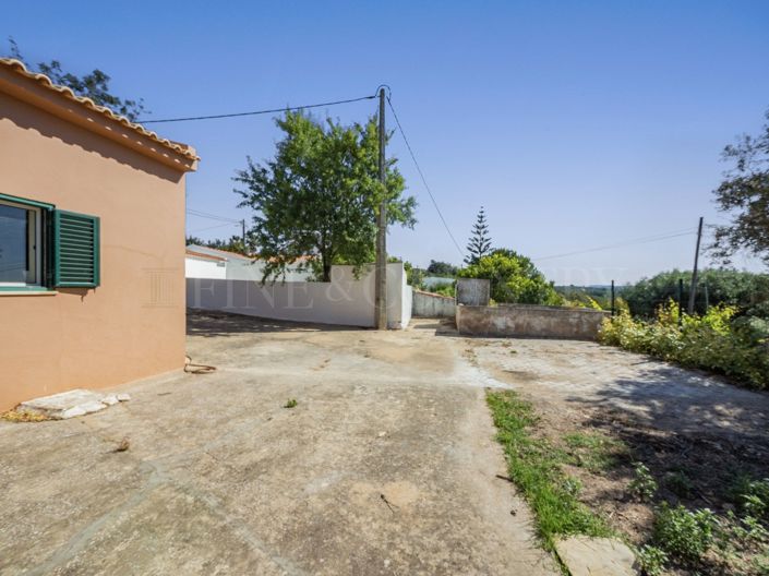 Image No.28-3 Bed Property for sale