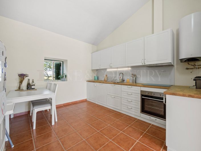 Image No.6-3 Bed Property for sale