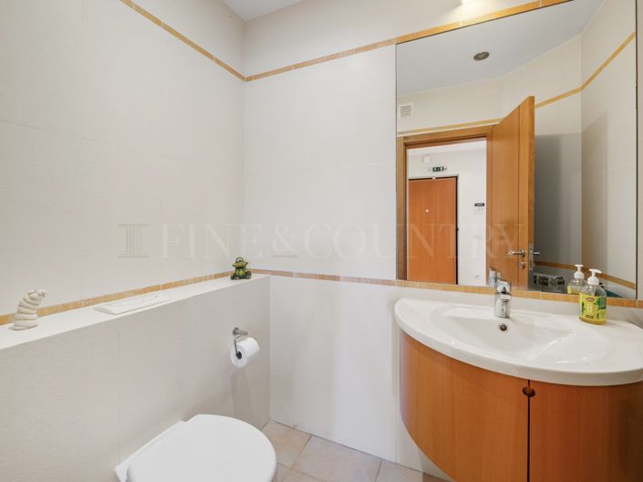 Image No.12-3 Bed Townhouse for sale