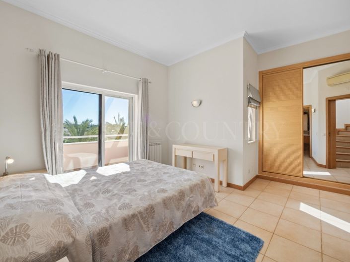 Image No.14-3 Bed Townhouse for sale