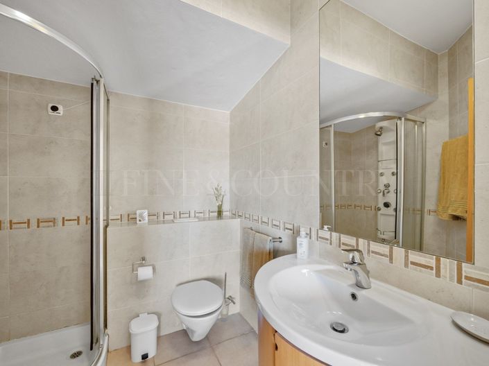 Image No.21-3 Bed Townhouse for sale